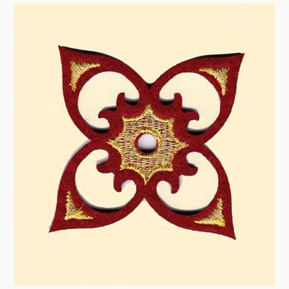 Incantevoli Decorazioni: fiocco oro e rosso