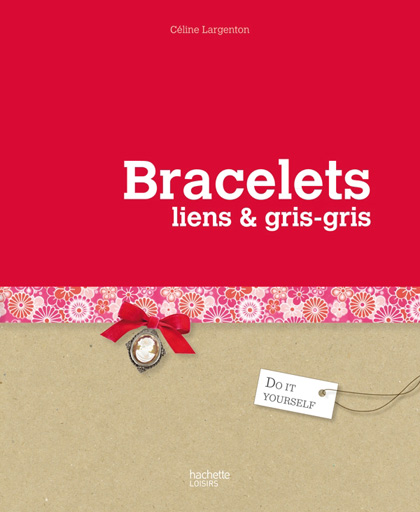 Petits bracelets, liens et petits grigris