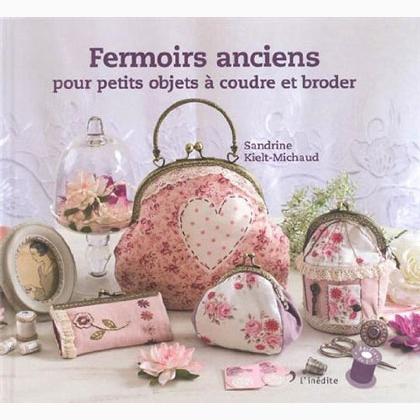 Fermoirs anciens pour petits objets à coudre et broder