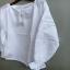 Blusa ricamabile con maniche decorate