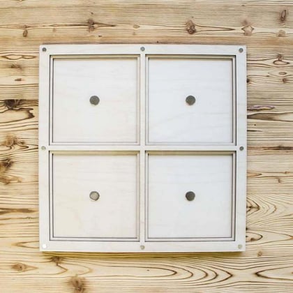 Cornice con magnete e coperchio