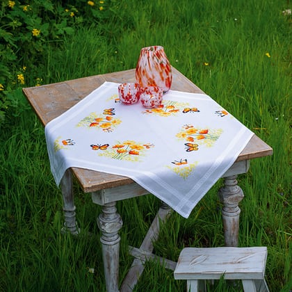Centro Tavola - Fiori arancioni e farfalle