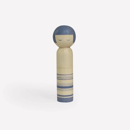 Puntaspilli bambola Kokeshi - Blu