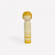Puntaspilli bambola Kokeshi - Giallo