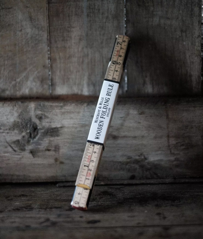 Righello pieghevole in legno