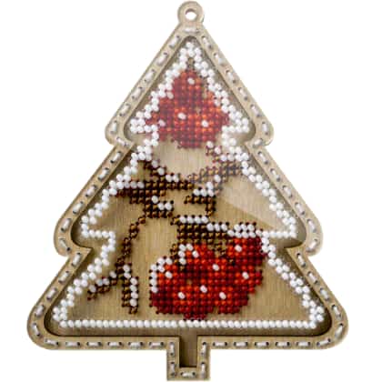 Albero di Natale con bacche rosse
