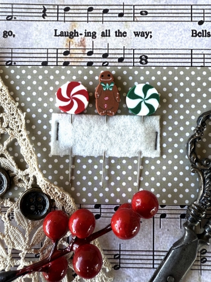Elegant Gingerbread Pin Set