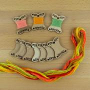 Set di 50 Farfalline Avvolgi-Filo in Legno - Fiori