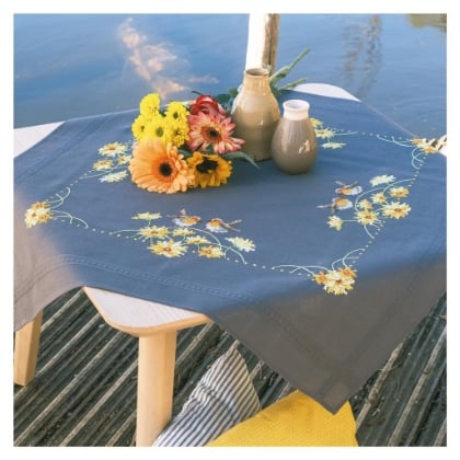 Tovaglia - Pettirossi e fiori gialli