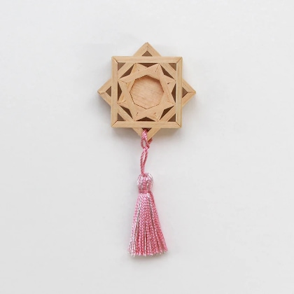 Kumiko Needle Minder - Rosa